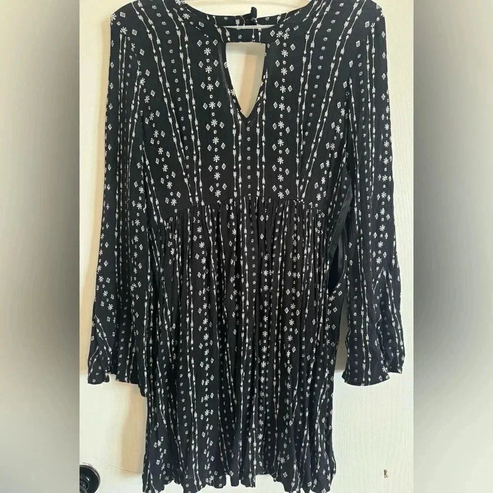 Hem & Thread Black & White Long Sleeve Dress | Size Large | Chic Print